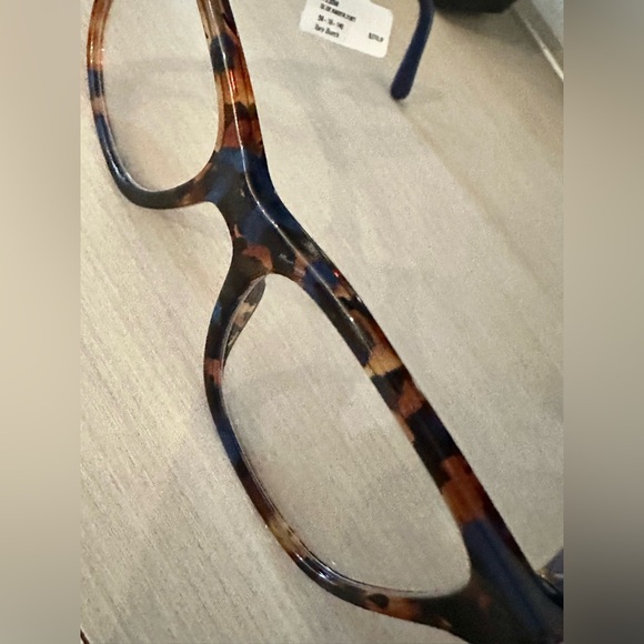 Tory Burch glasses! without a box! 
Can be used for a proscription glasses! NWT - Picture 6 of 7